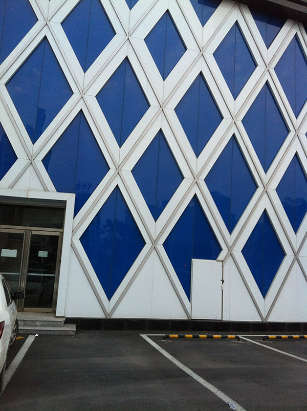 家電、家具和建筑鋼化玻璃釉料在玻璃幕墻上的運(yùn)用